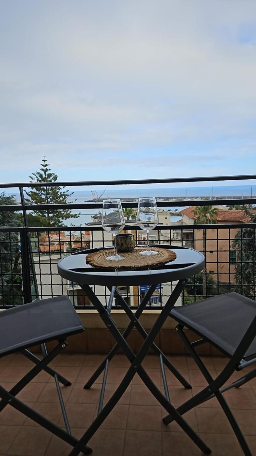 Apartamento La Baia Nel Porto San Remo Exterior foto